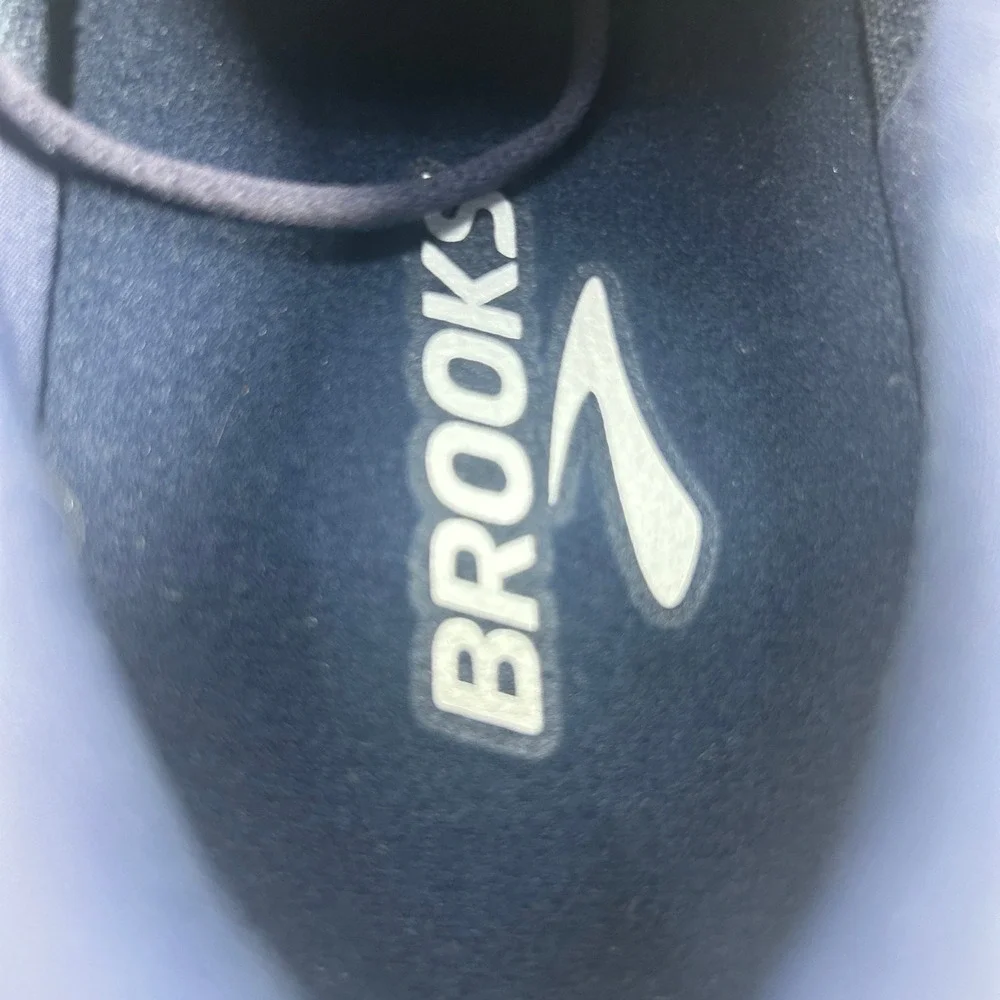 Brooks good used